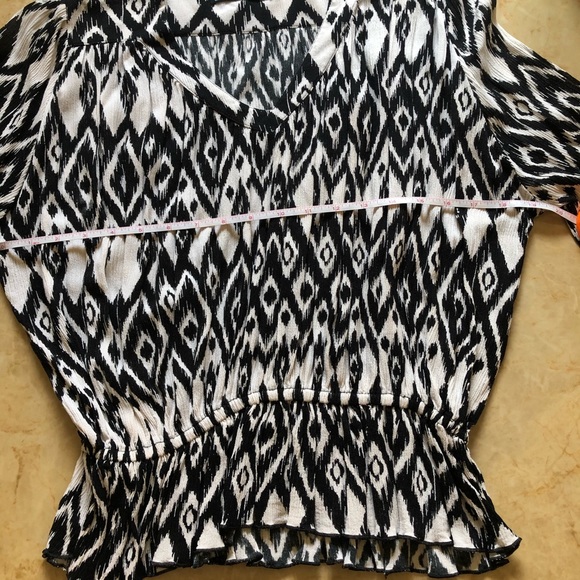 House of Skye 70’s Fashion Top - Picture 10 of 16